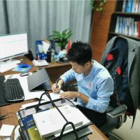 這是河南巨人起重集團(tuán)帥氣的韓總