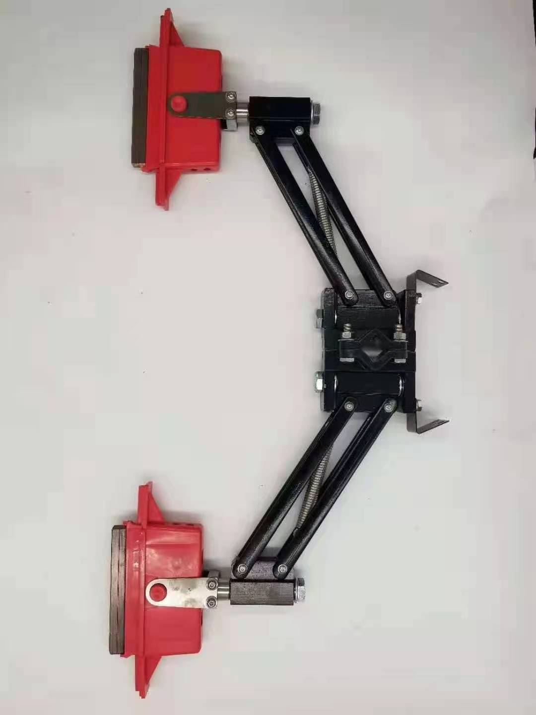 四級集電器